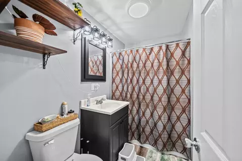 Bath - 420 E Hitt St, Mount Morris, IL 61054 photo 1 of 2