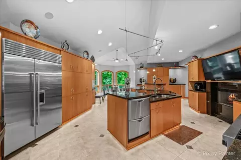 Kitchen - 9111 Huber Rd, Belvidere, IL 61008 photo 3 of 5