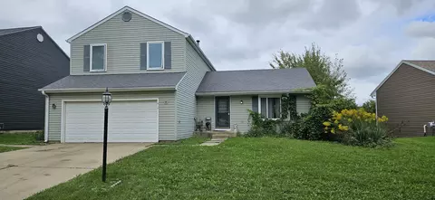 419 Kensington Dr, Streamwood, IL 60107