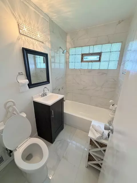 Bath - 237 Arrowhead St, Park Forest, IL 60466 photo 1 of 1