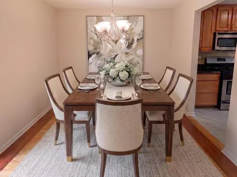 Dining - 270 N Dover Ln, Des Plaines, IL 60018 photo 1 of 3