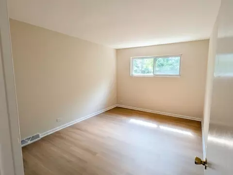 Bedroom - 270 N Dover Ln, Des Plaines, IL 60018 photo 2 of 6