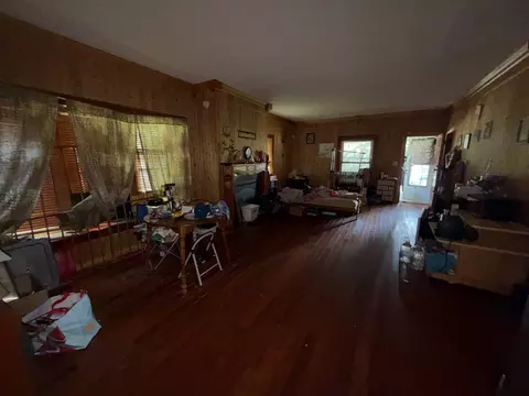 Living - 933 E Madison St, Danville, IL 61832 photo 1 of 2