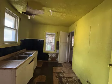 Kitchen - 1341 W 112th Pl, Chicago, IL 60643 photo 1 of 1