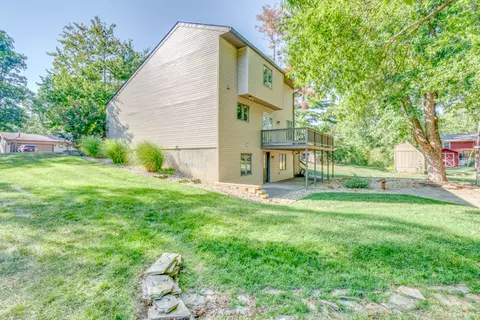 Exterior - 412 Jay Dr, Mount Vernon, IL 62864 photo 8 of 15