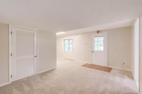 Living - 412 Jay Dr, Mount Vernon, IL 62864 photo 7 of 7