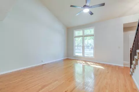Living - 412 Jay Dr, Mount Vernon, IL 62864 photo 3 of 7
