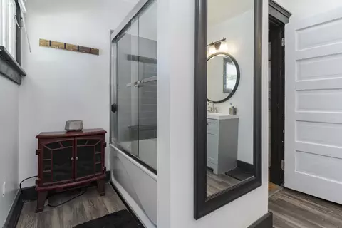 Bath - 807 S Morris Ave, Bloomington, IL 61701 photo 2 of 3