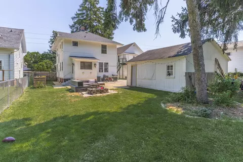 Exterior - 807 S Morris Ave, Bloomington, IL 61701 photo 3 of 8