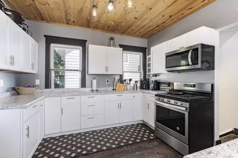 Kitchen - 807 S Morris Ave, Bloomington, IL 61701 photo 2 of 4