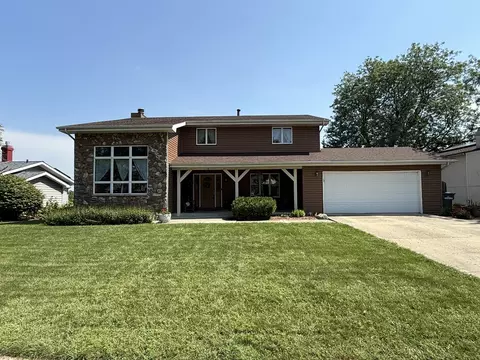 408 S Brookshore Dr, Shorewood, IL 60404