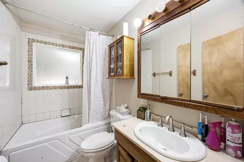 Bath - 2801 S 12th Ave, Broadview, IL 60155 photo 1 of 2