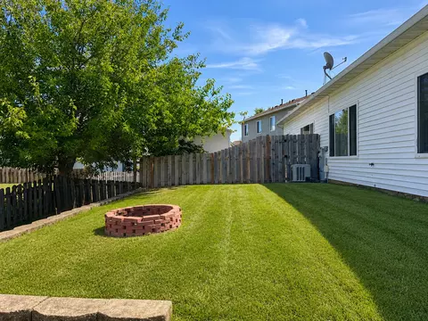 Exterior - 4205 Dillon St, Plano, IL 60545 photo 5 of 7