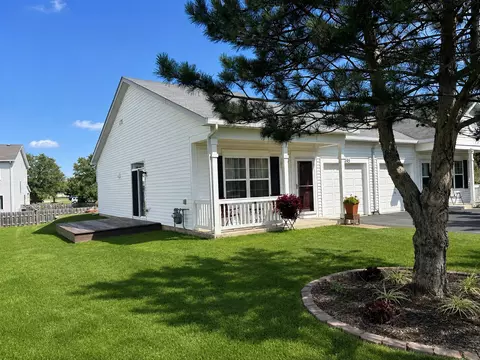 Exterior - 4205 Dillon St, Plano, IL 60545 photo 4 of 7