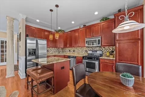 Kitchen - 131 Katrina Ln, Algonquin, IL 60102 photo 2 of 5