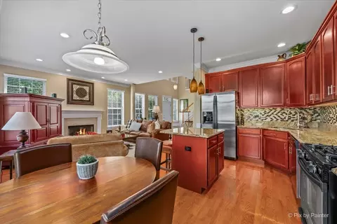 Kitchen - 131 Katrina Ln, Algonquin, IL 60102 photo 3 of 5