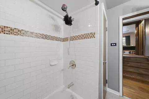 Bath - 390 Bartram Rd, Riverside, IL 60546 photo 1 of 3
