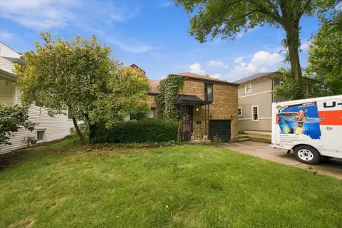 Exterior - 390 Bartram Rd, Riverside, IL 60546 photo 8 of 9