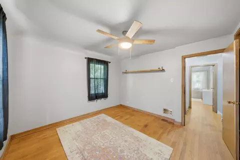 Bedroom - 390 Bartram Rd, Riverside, IL 60546 photo 2 of 8