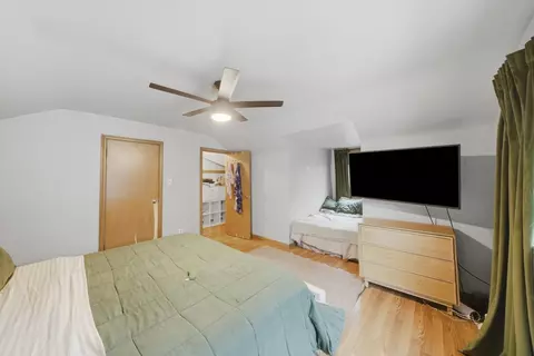 Bedroom - 390 Bartram Rd, Riverside, IL 60546 photo 7 of 8