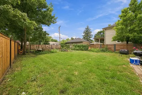Exterior - 390 Bartram Rd, Riverside, IL 60546 photo 5 of 9