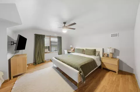 Bedroom - 390 Bartram Rd, Riverside, IL 60546 photo 8 of 8