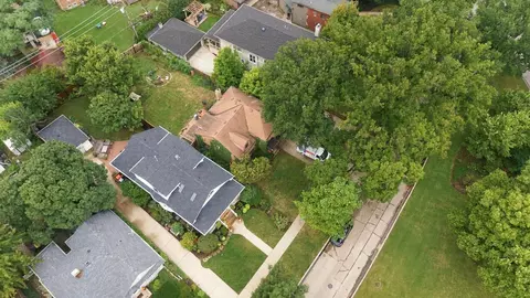 View/Area - 390 Bartram Rd, Riverside, IL 60546 photo 4 of 4