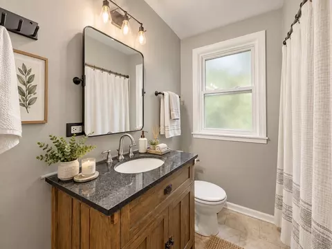 Bath - 390 Bartram Rd, Riverside, IL 60546 photo 2 of 3