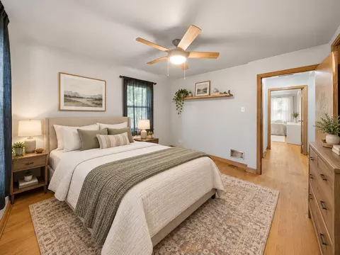 Bedroom - 390 Bartram Rd, Riverside, IL 60546 photo 1 of 8