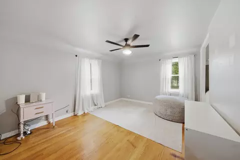 Bedroom - 390 Bartram Rd, Riverside, IL 60546 photo 4 of 8
