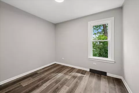Bedroom - 28622 W Edgewood Ave, Cary, IL 60013 photo 4 of 5