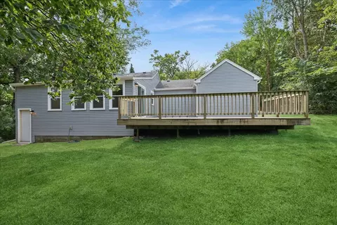 Exterior - 28622 W Edgewood Ave, Cary, IL 60013 photo 6 of 8