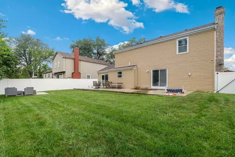 Exterior - 17817 Stonebridge Dr, Hazel Crest, IL 60429 photo 4 of 5