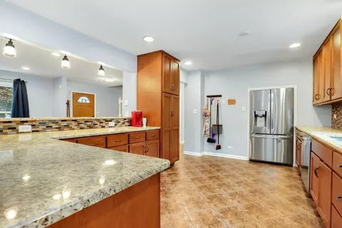 Kitchen - 17817 Stonebridge Dr, Hazel Crest, IL 60429 photo 2 of 4