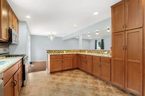 Kitchen - 17817 Stonebridge Dr, Hazel Crest, IL 60429 photo 4 of 4