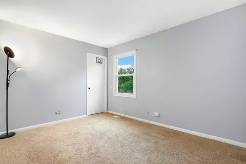 Bedroom - 17817 Stonebridge Dr, Hazel Crest, IL 60429 photo 4 of 5