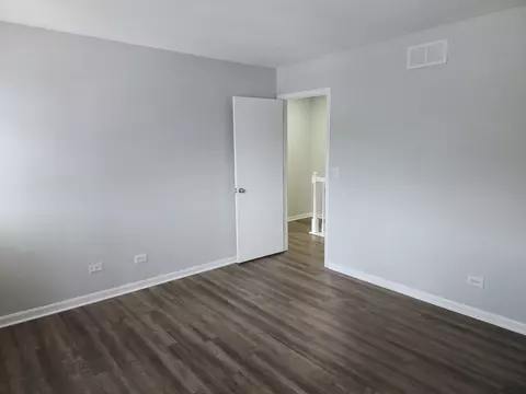 Bedroom - 1350 S Lorraine Rd #E, Wheaton, IL 60189 photo 2 of 2