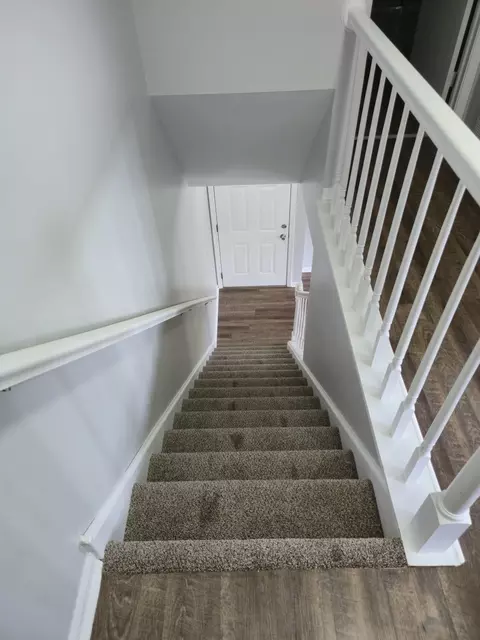 Entry Way - 1350 S Lorraine Rd #E, Wheaton, IL 60189 photo 4 of 4