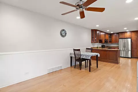 Dining - 4 Harrogate On Oxford, Rolling Meadows, IL 60008 photo 1 of 1