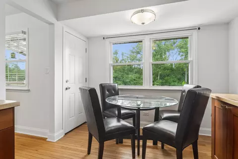 Dining - 1120 Valley Stream Dr, Wheeling, IL 60090 photo 2 of 2