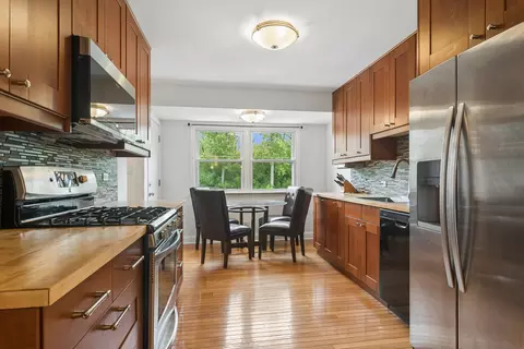 Kitchen - 1120 Valley Stream Dr, Wheeling, IL 60090 photo 1 of 4