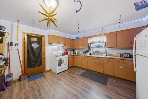 Kitchen - 731 E 88th Pl, Chicago, IL 60619 photo 2 of 2
