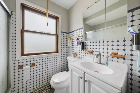 Bath - 731 E 88th Pl, Chicago, IL 60619 photo 2 of 3