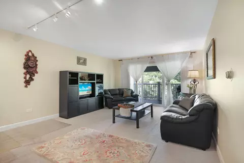 Living - 5500 Carriageway Dr #309, Rolling Meadows, IL 60008 photo 1 of 2