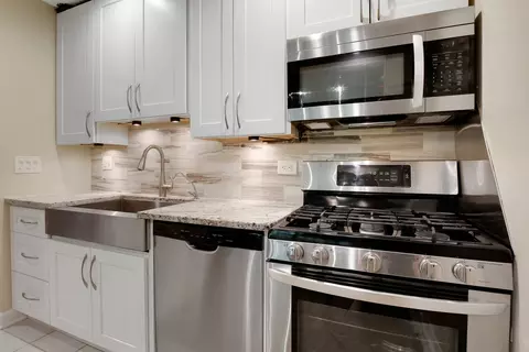 Kitchen - 5500 Carriageway Dr #309, Rolling Meadows, IL 60008 photo 1 of 4