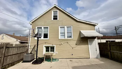 2329 N Mcvicker Ave, Chicago, IL 60639