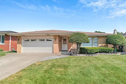 2831 Kensington Ave, Westchester, IL 60154