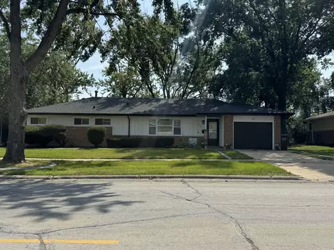 77 Westwood Dr, Park Forest, IL 60466