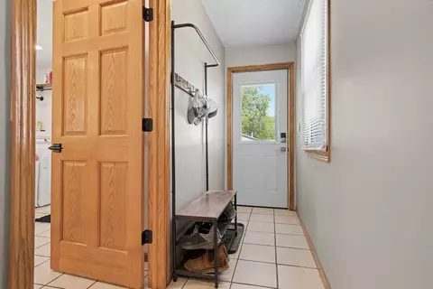 Entry Way - 327 E John St, Forrest, IL 61741 photo 1 of 2
