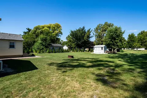 Exterior - 327 E John St, Forrest, IL 61741 photo 5 of 9